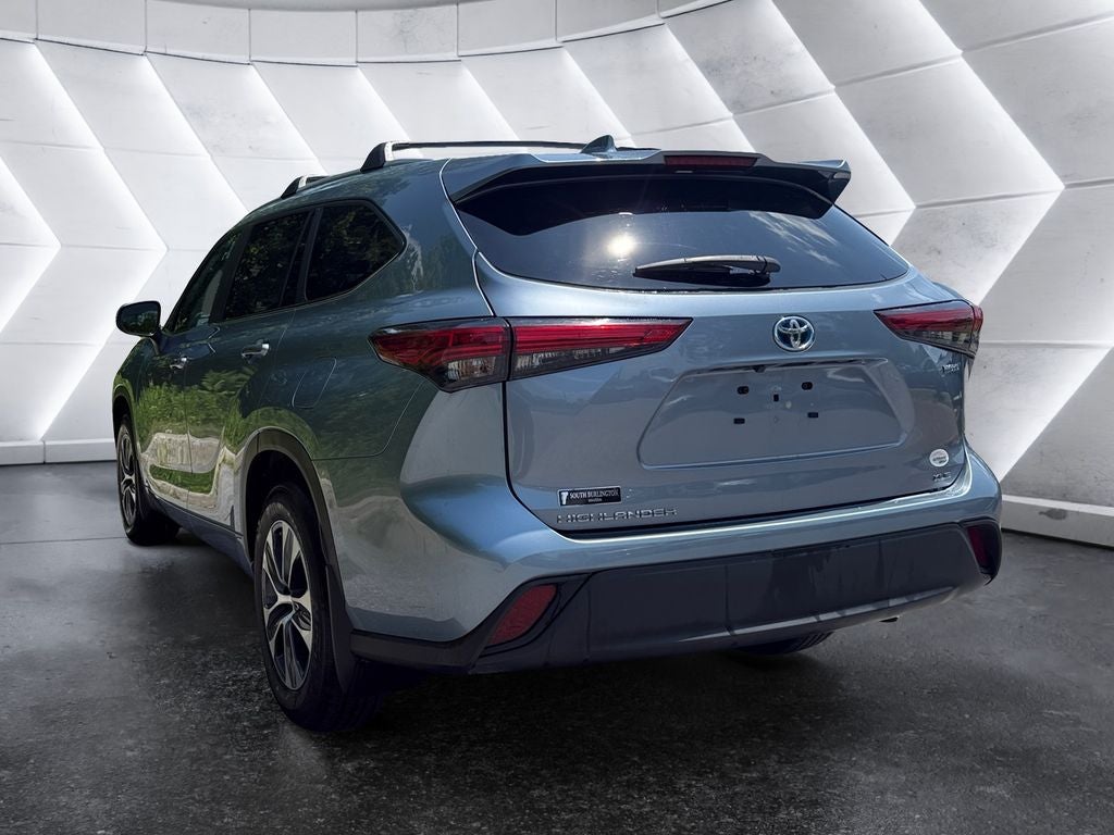 2023 Toyota Highlander Hybrid Base