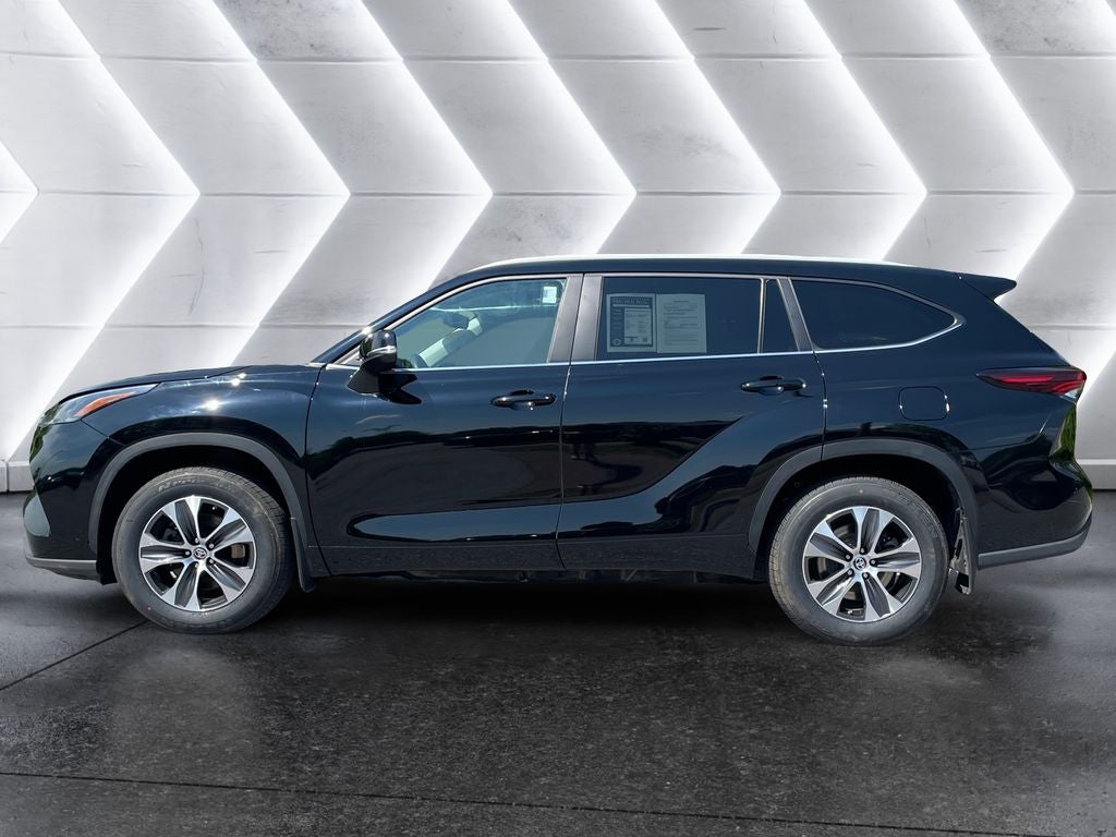 2024 Toyota Highlander Base