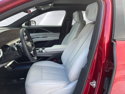 2024 Cadillac LYRIQ Luxury 2