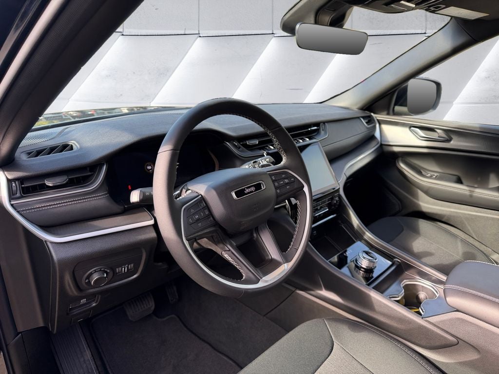 2027 Jeep Grand Cherokee Laredo X
