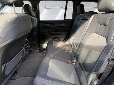 2027 Jeep Grand Cherokee Laredo X