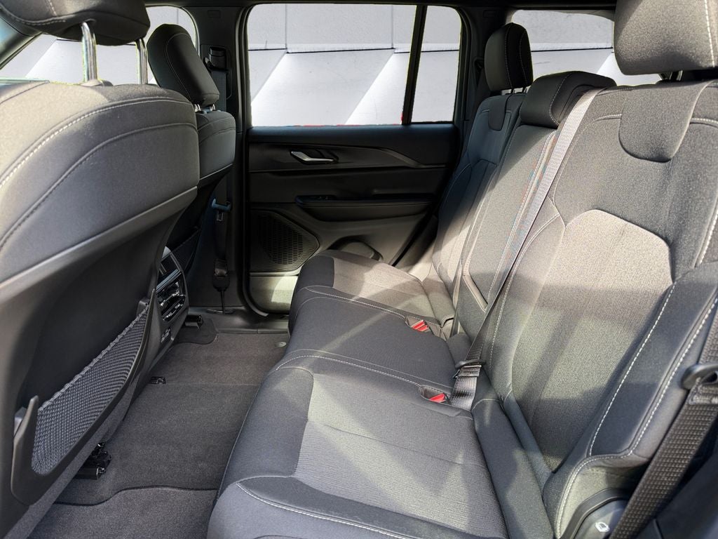 2027 Jeep Grand Cherokee Laredo X