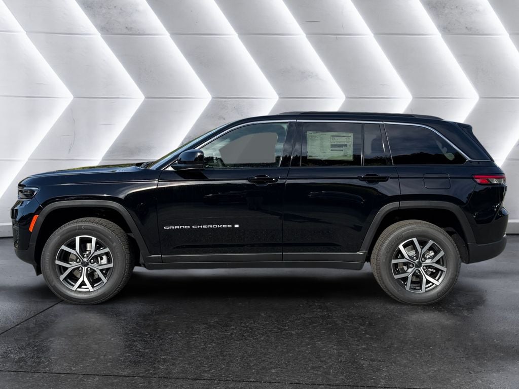 2027 Jeep Grand Cherokee Laredo X