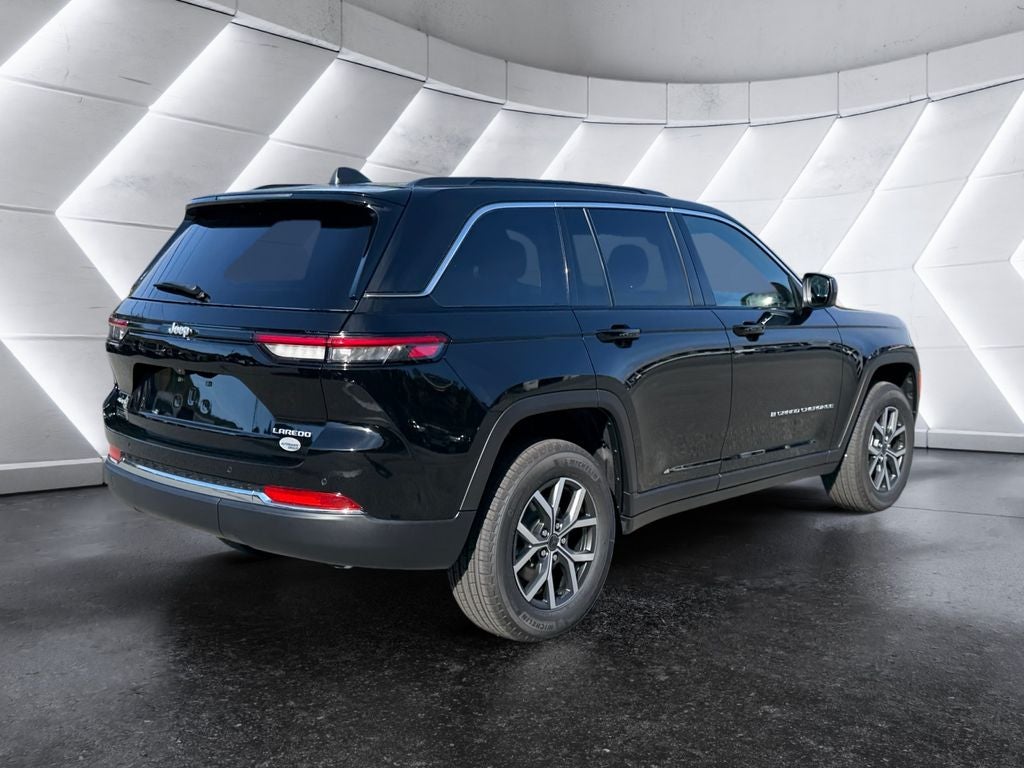 2027 Jeep Grand Cherokee Laredo X