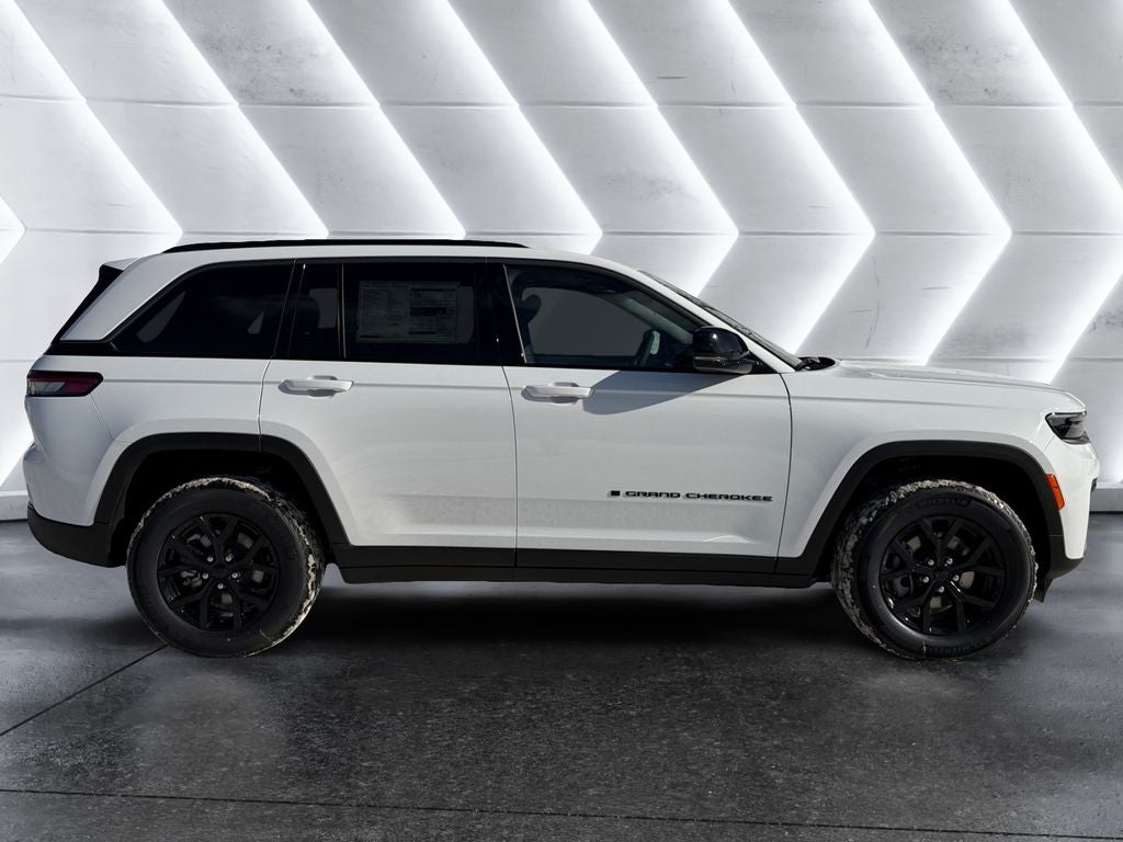 2026 Jeep Grand Cherokee Laredo