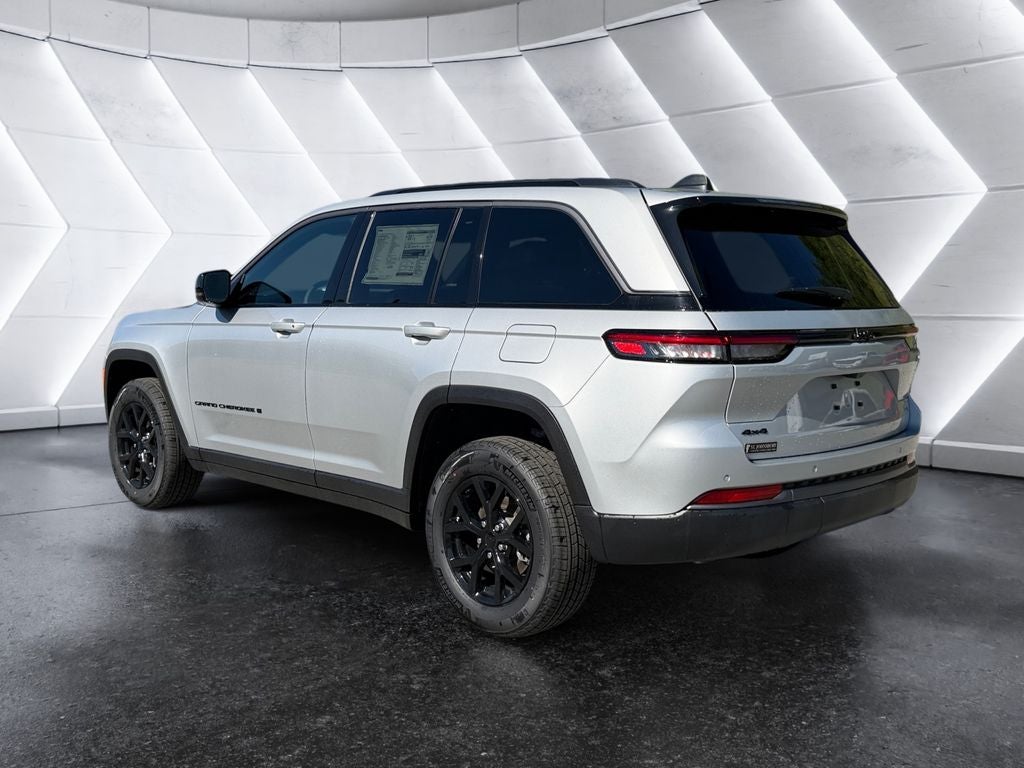2026 Jeep Grand Cherokee Laredo