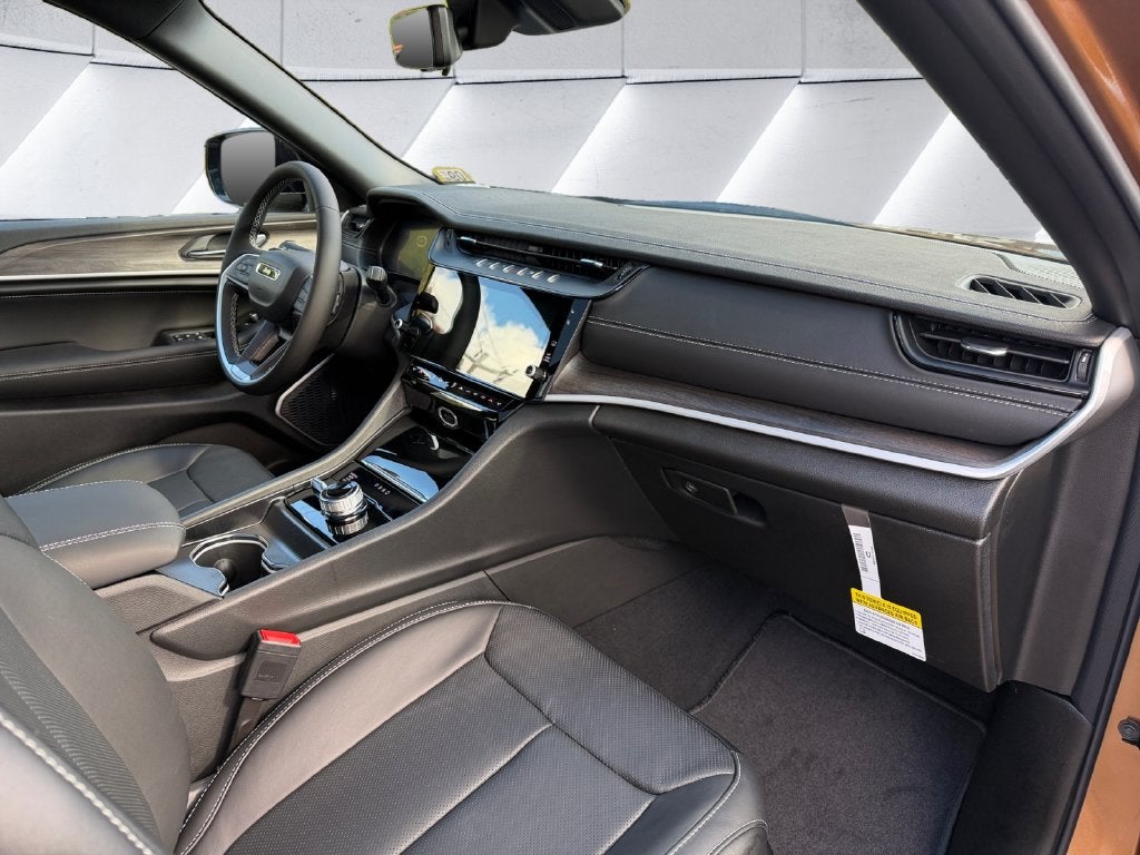 2027 Jeep Grand Cherokee L Limited Reserve