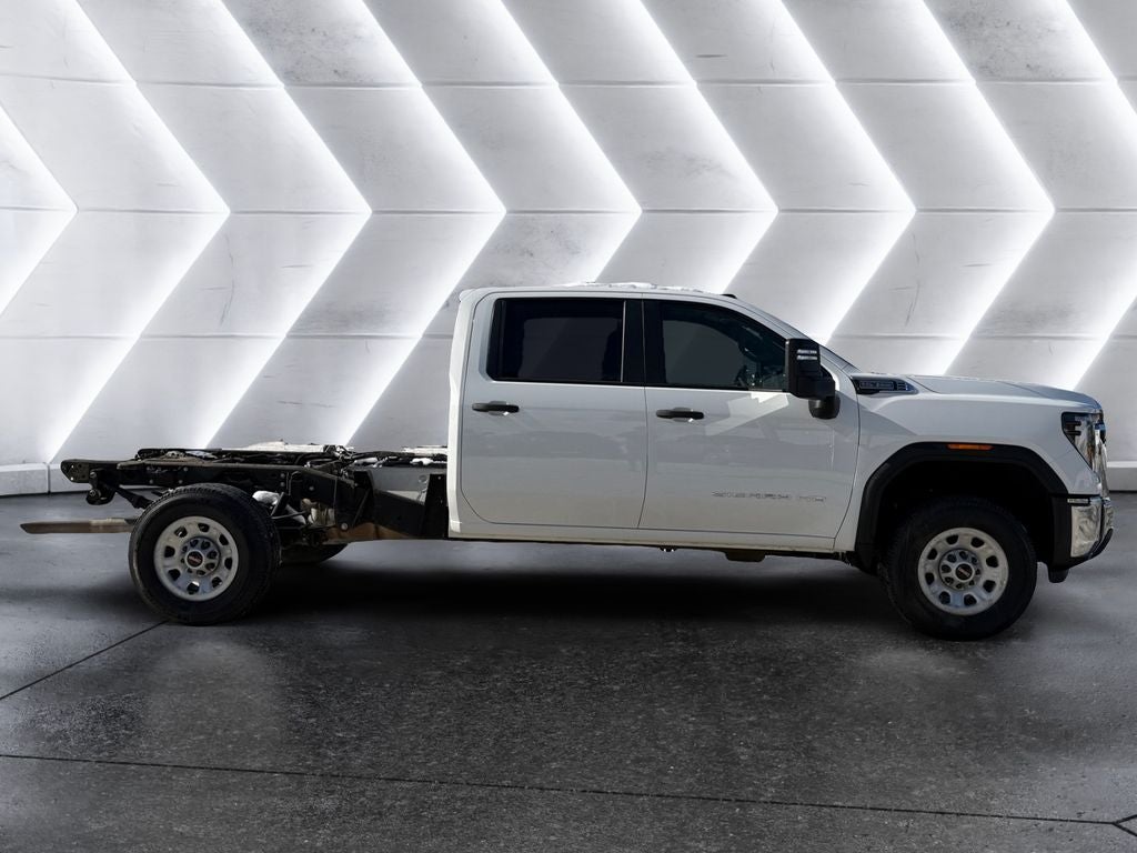 2024 GMC Sierra 3500HD Pro Chassis
