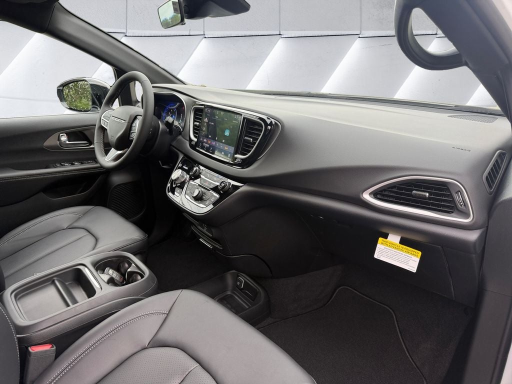 2027 Chrysler Pacifica LX
