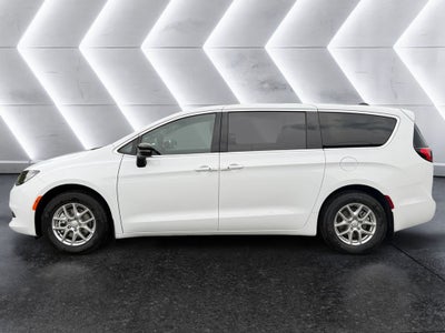 2027 Chrysler Pacifica LX