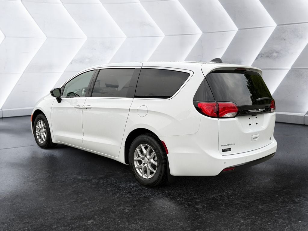2027 Chrysler Pacifica LX
