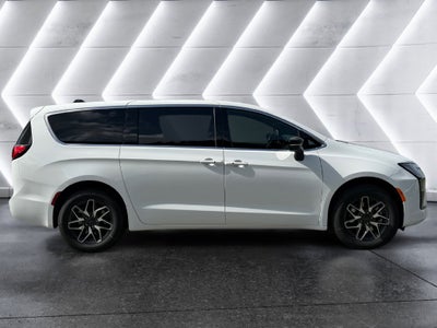 2027 Chrysler Pacifica Limited
