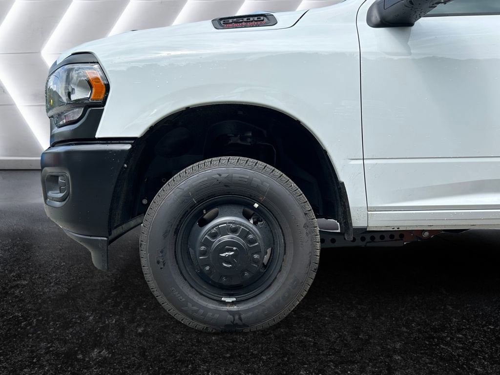 2024 RAM 3500 Chassis Cab TRADESMAN Flat Bed Stake Body