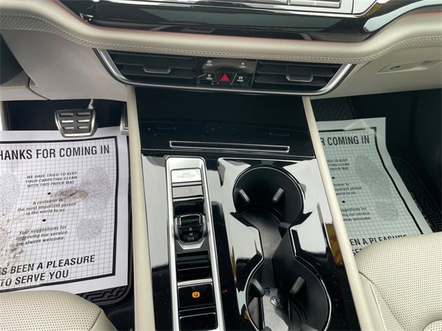 2025 Volkswagen Atlas 2.0T SEL Premium R-Line