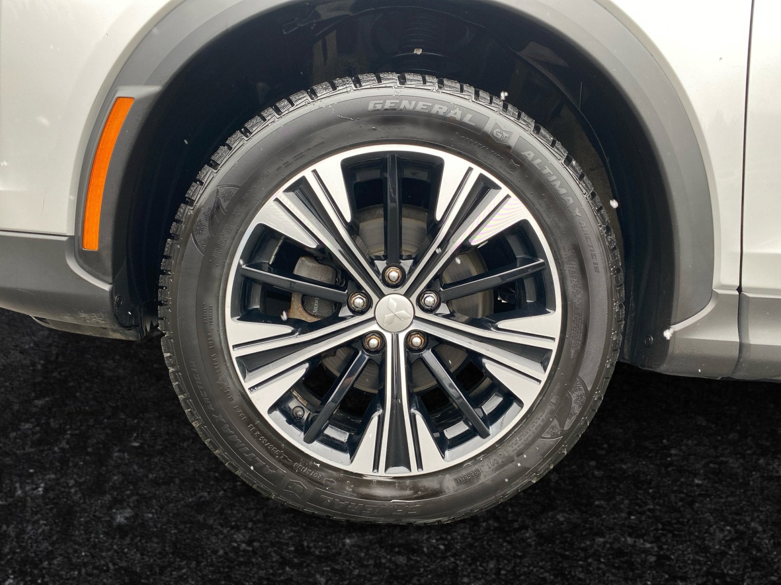 2022 Mitsubishi Eclipse Cross Base