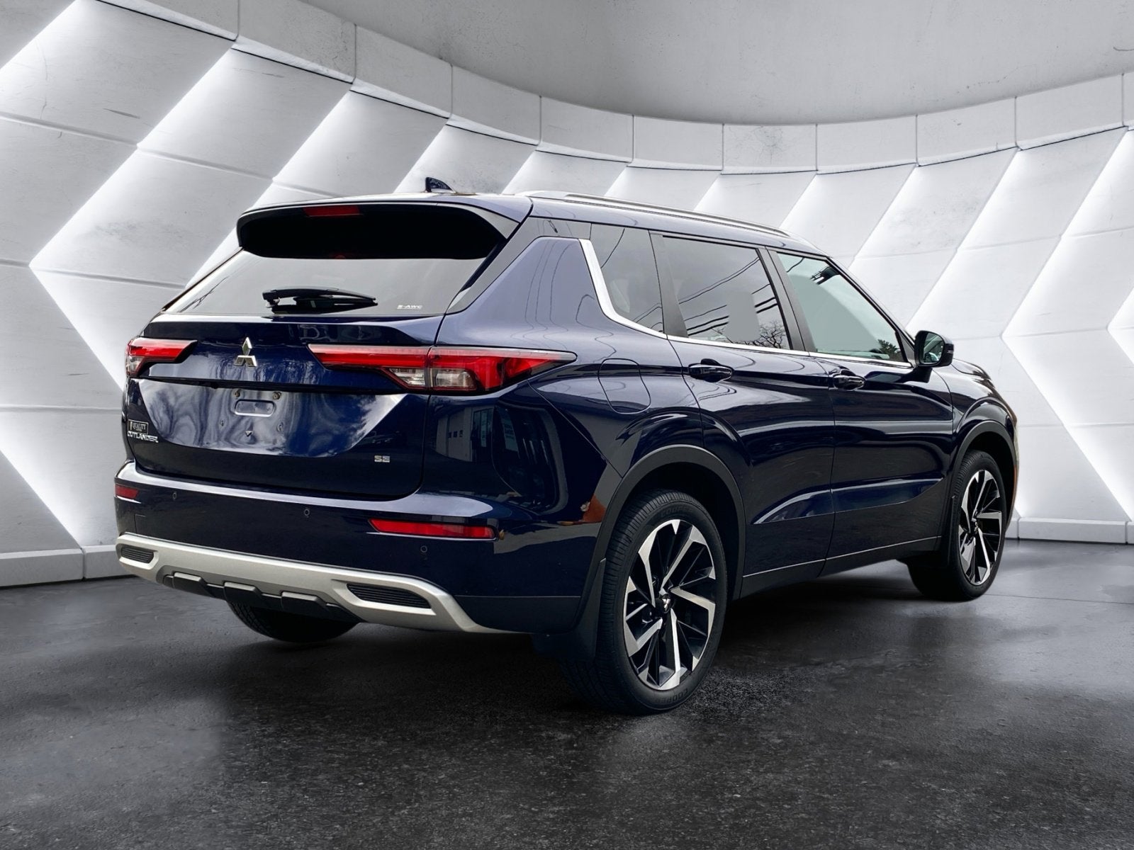 2022 Mitsubishi Outlander Base
