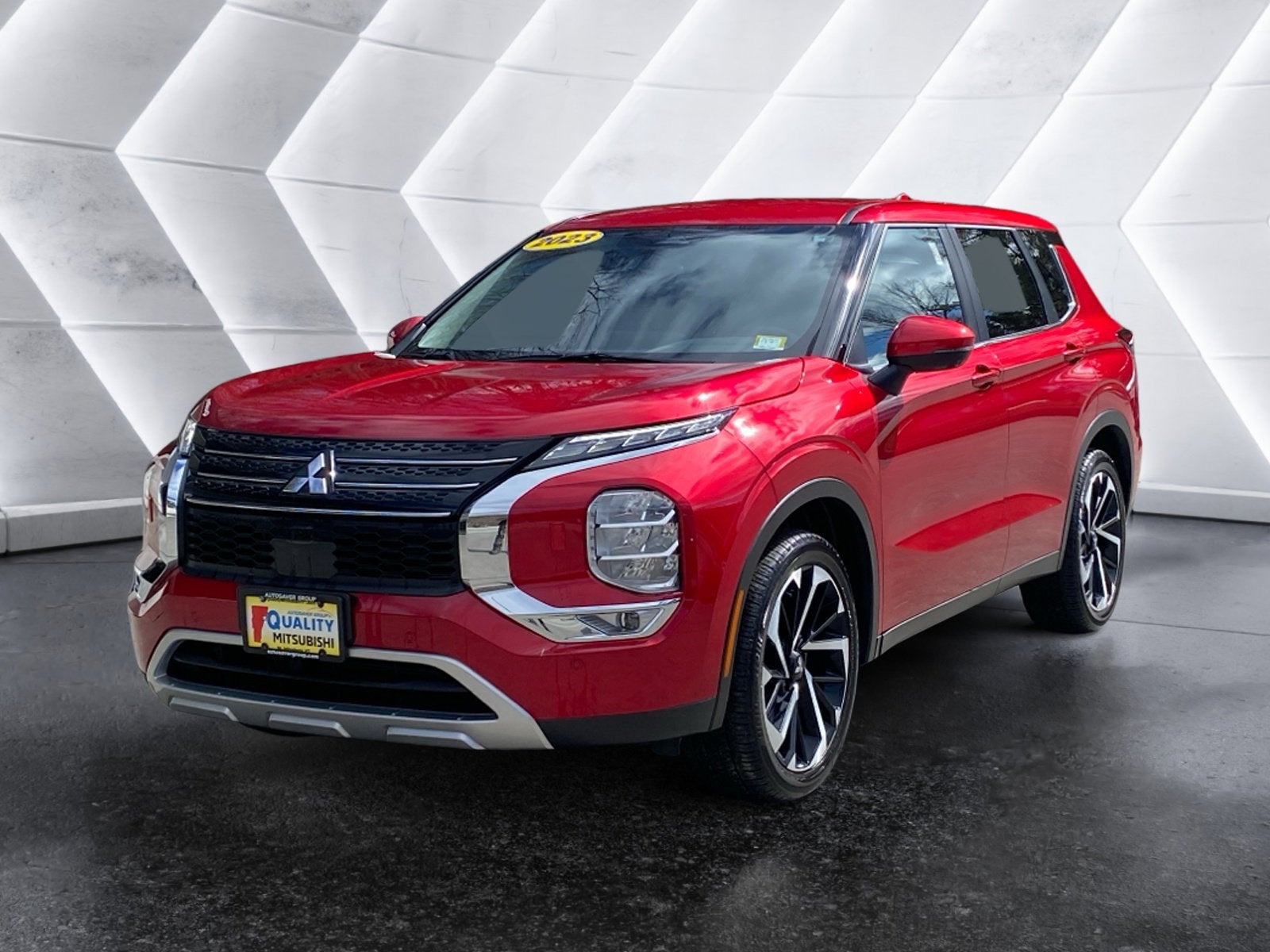 2023 Mitsubishi Outlander Base