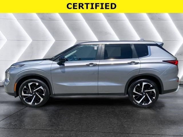 2022 Mitsubishi Outlander Base