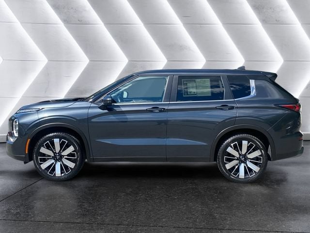 2025 Mitsubishi Outlander Base