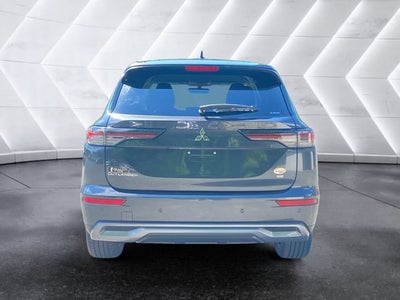 2025 Mitsubishi Outlander Base