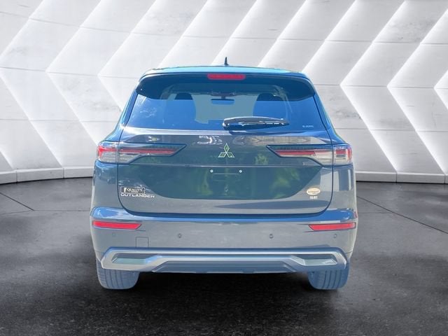 2025 Mitsubishi Outlander Base