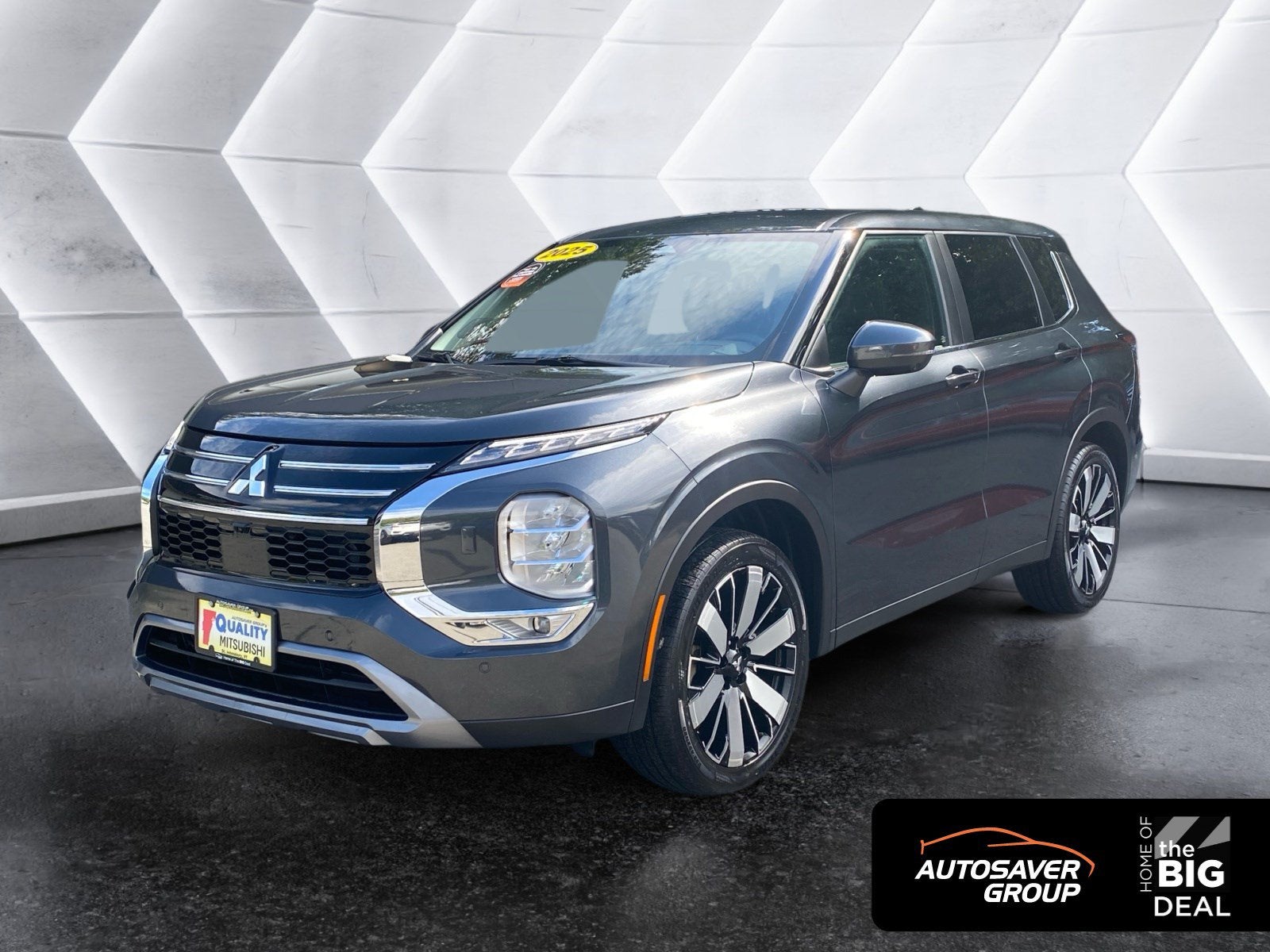 2025 Mitsubishi Outlander Base