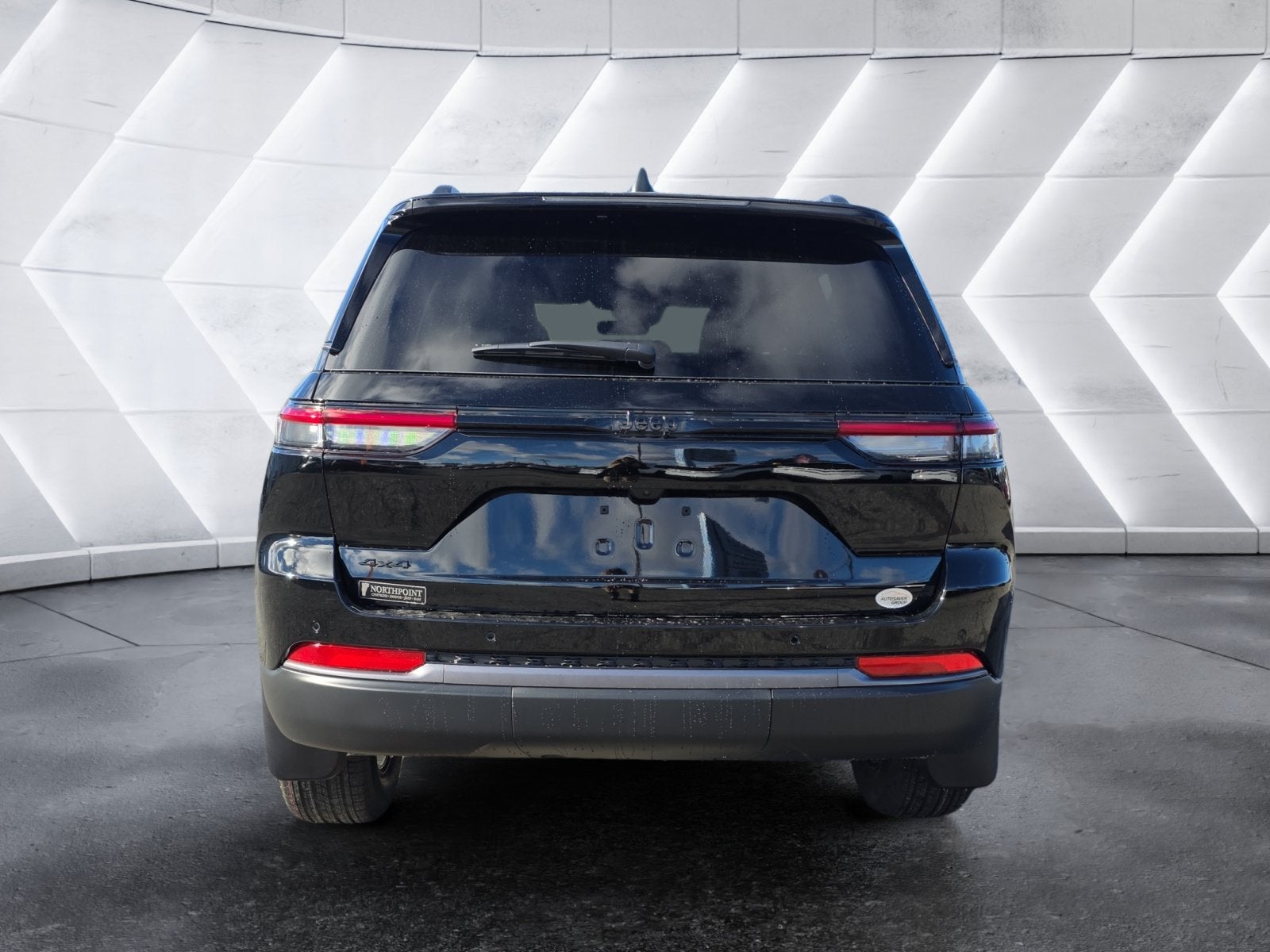 2027 Jeep Grand Cherokee Laredo Altitude