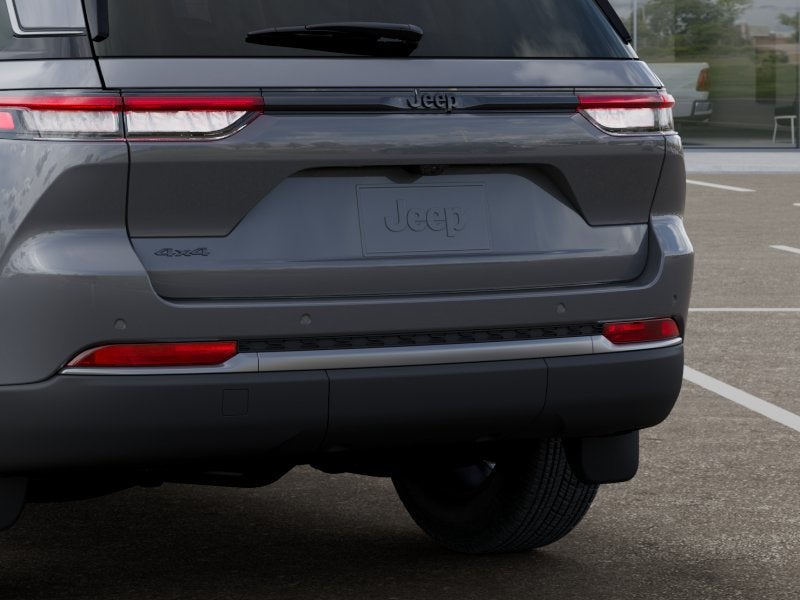 2027 Jeep Grand Cherokee Laredo Altitude