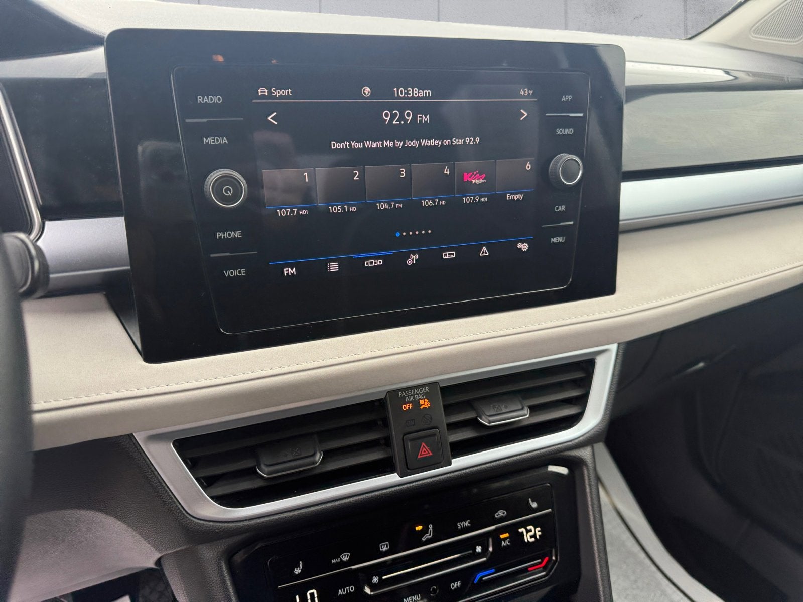 2025 Volkswagen Taos SE