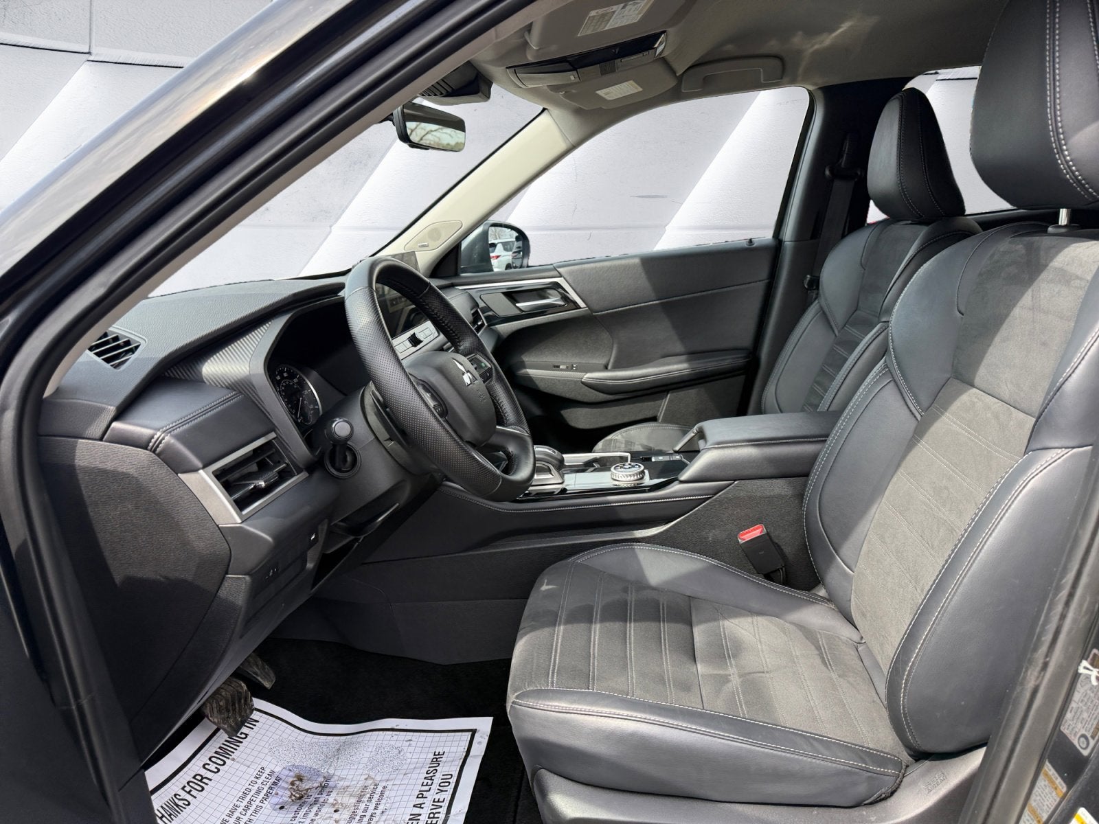 2025 Mitsubishi Outlander SE