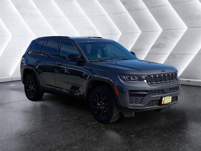 2026 Jeep Grand Cherokee Laredo