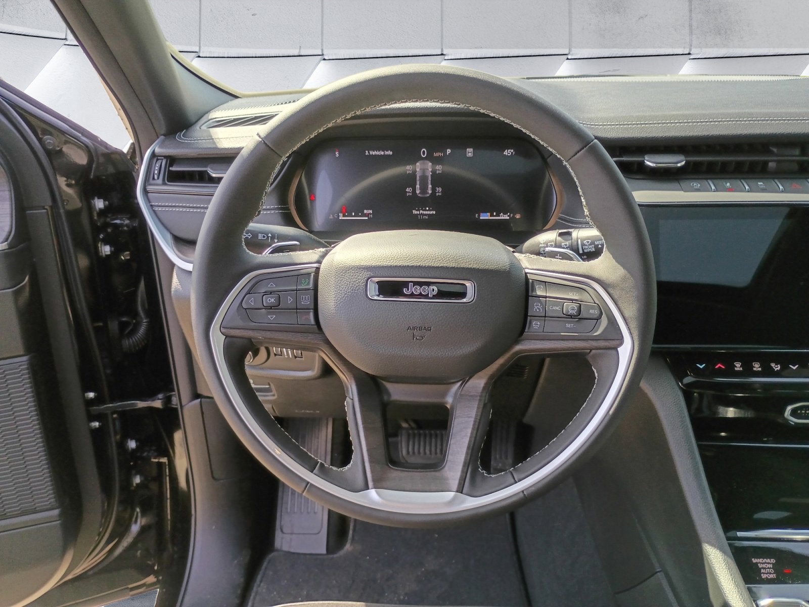 2026 Jeep Grand Cherokee Laredo