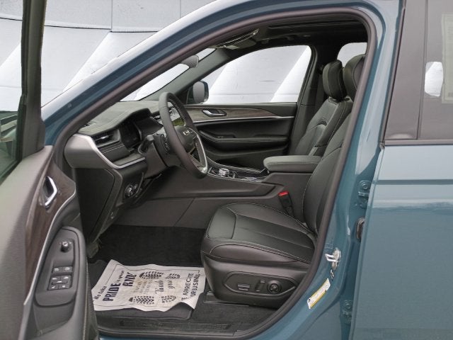 2027 Jeep Grand Cherokee Limited ALTITUDE