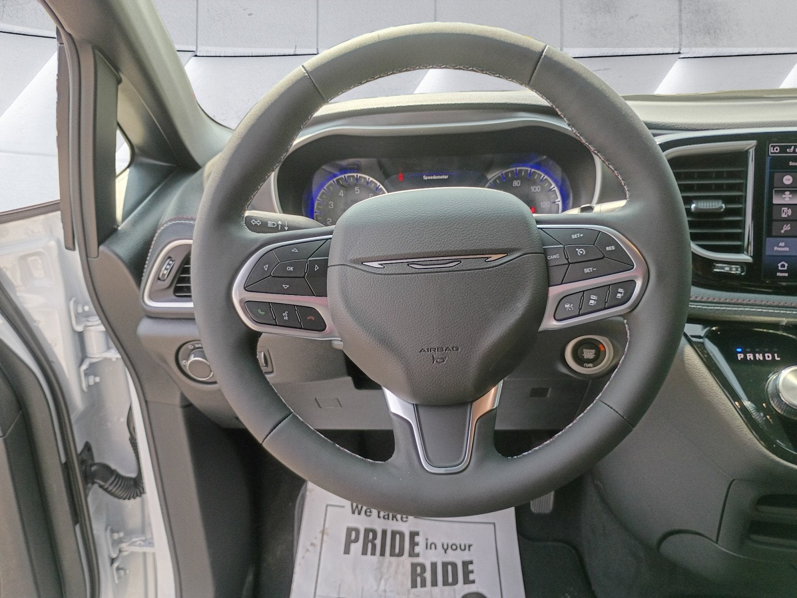 2027 Chrysler Pacifica Select