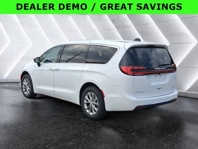 2026 Chrysler Pacifica Select AWD
