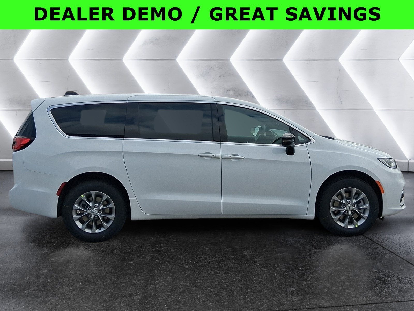 2026 Chrysler Pacifica Select AWD