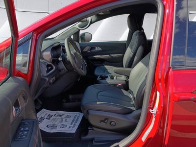 2027 Chrysler Pacifica Select AWD