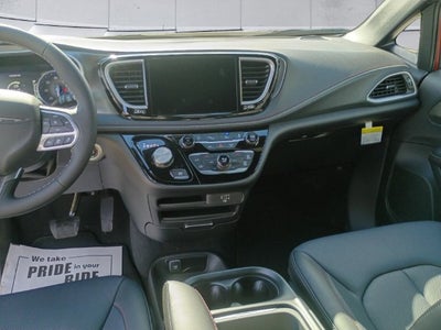 2027 Chrysler Pacifica Select AWD