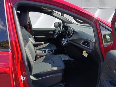 2027 Chrysler Pacifica Select AWD