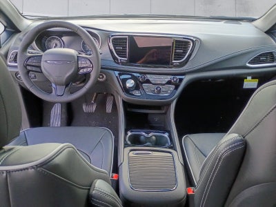 2027 Chrysler Pacifica Limited AWD S