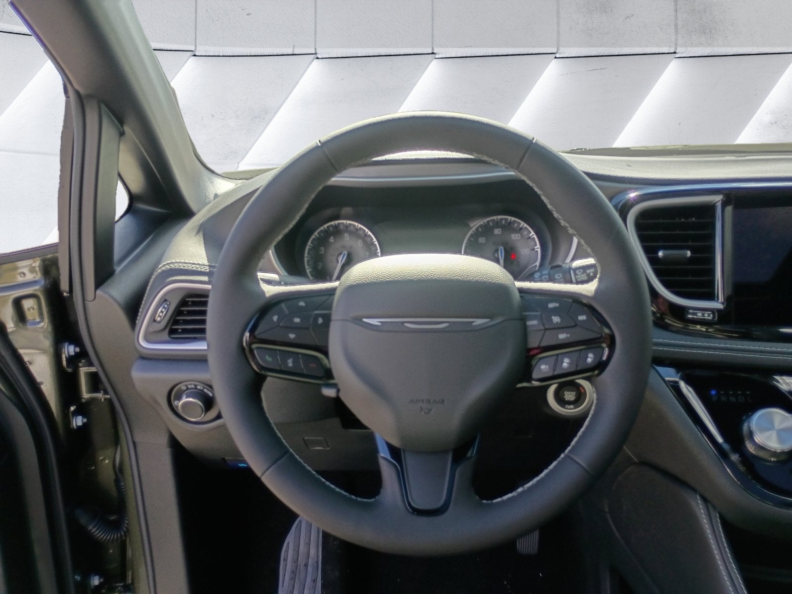 2027 Chrysler Pacifica Limited AWD S