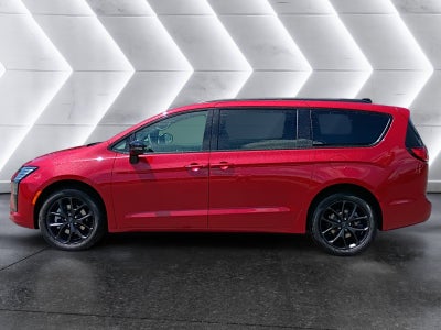 2027 Chrysler Pacifica Limited