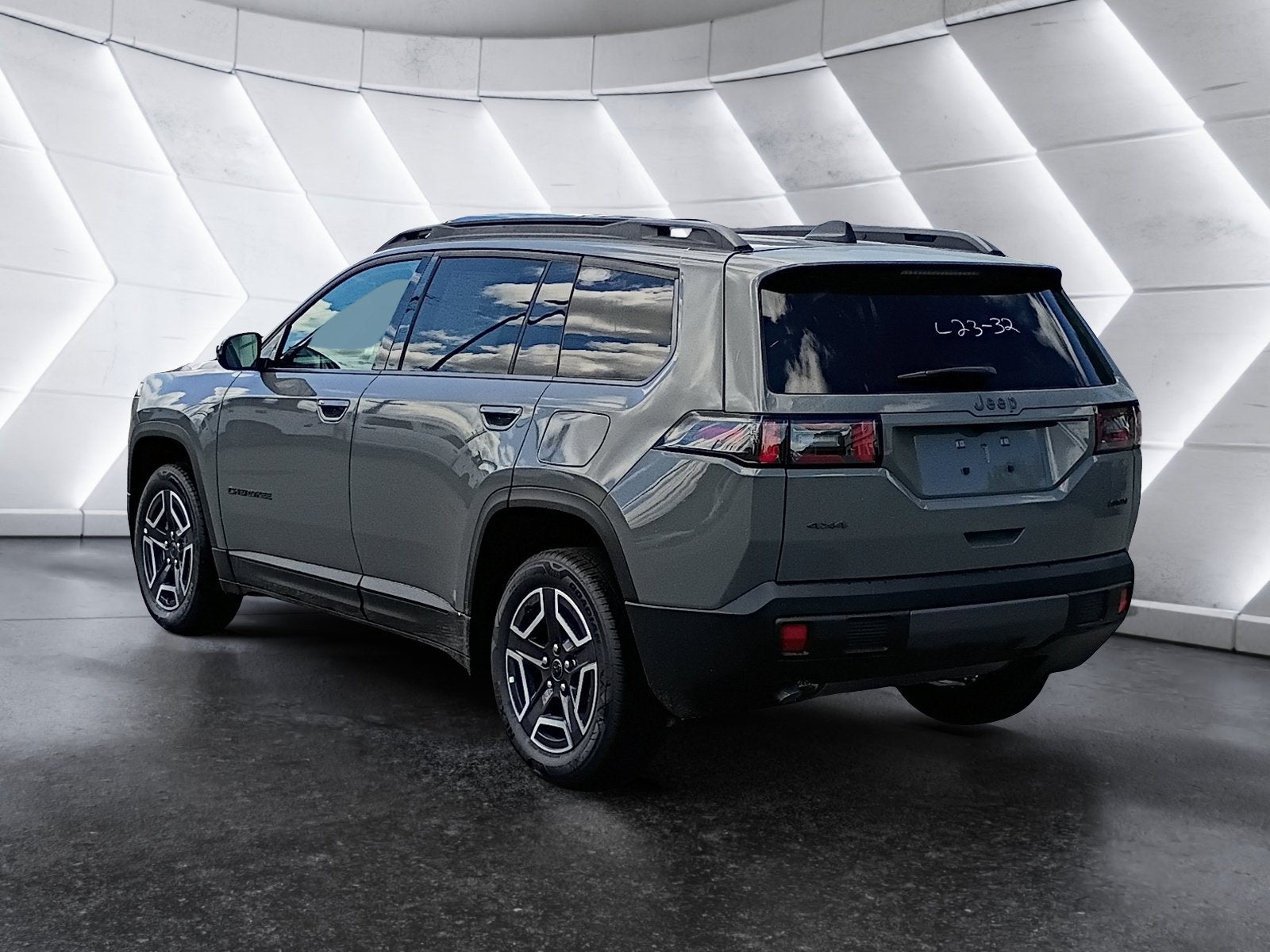 2026 Jeep Cherokee Laredo