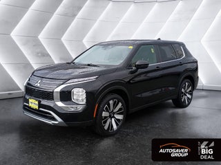 2025 Mitsubishi Outlander Base