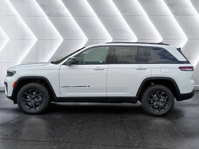 2027 Jeep Grand Cherokee Laredo Altitude