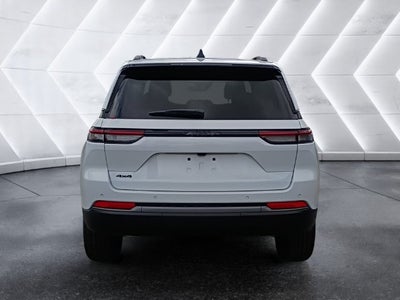 2027 Jeep Grand Cherokee Laredo Altitude