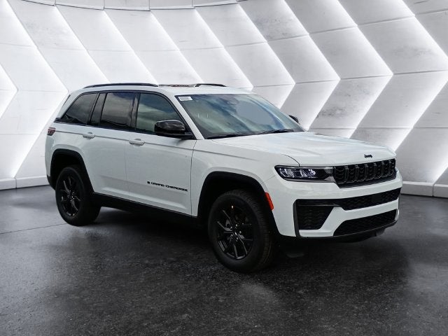 2027 Jeep Grand Cherokee Laredo Altitude