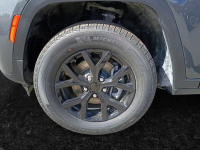 2026 Jeep Grand Cherokee Laredo Altitude