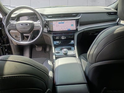 2027 Jeep Grand Cherokee Laredo Altitude