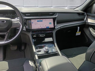2027 Jeep Grand Cherokee Laredo Altitude